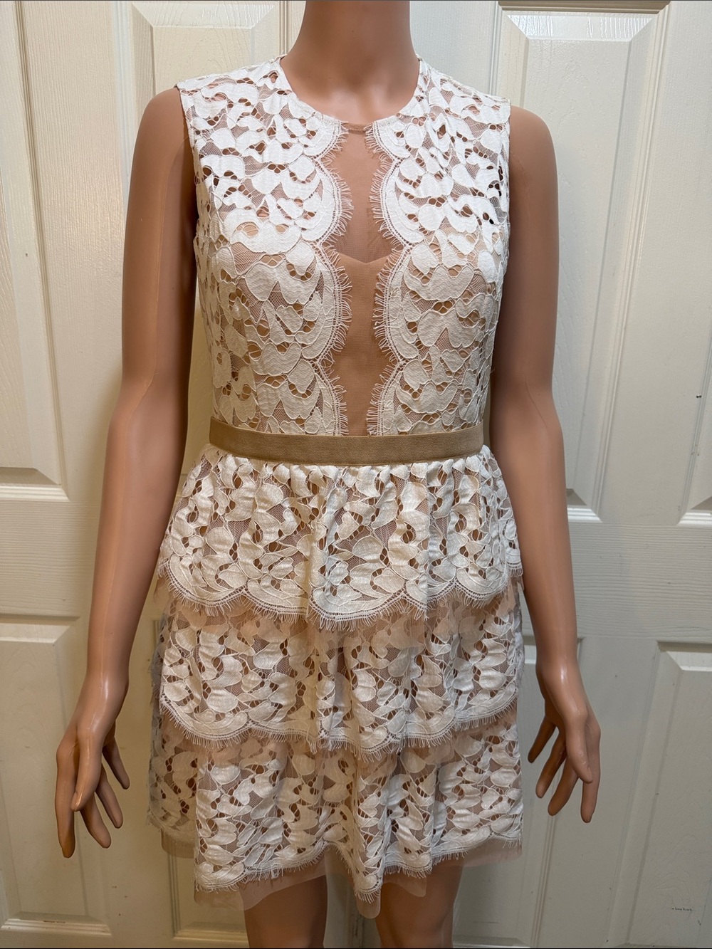 BCBG MaxAzria Sleeveless Lace Tiered Dress